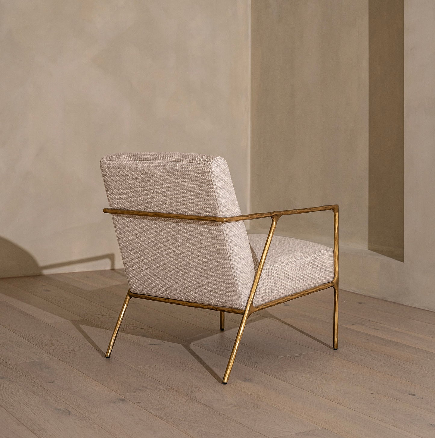 Marino Feature Chair