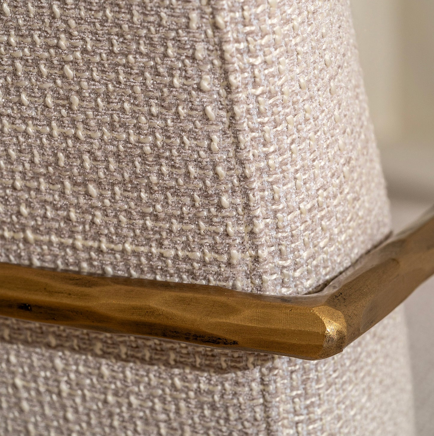 Marino Feature Chair