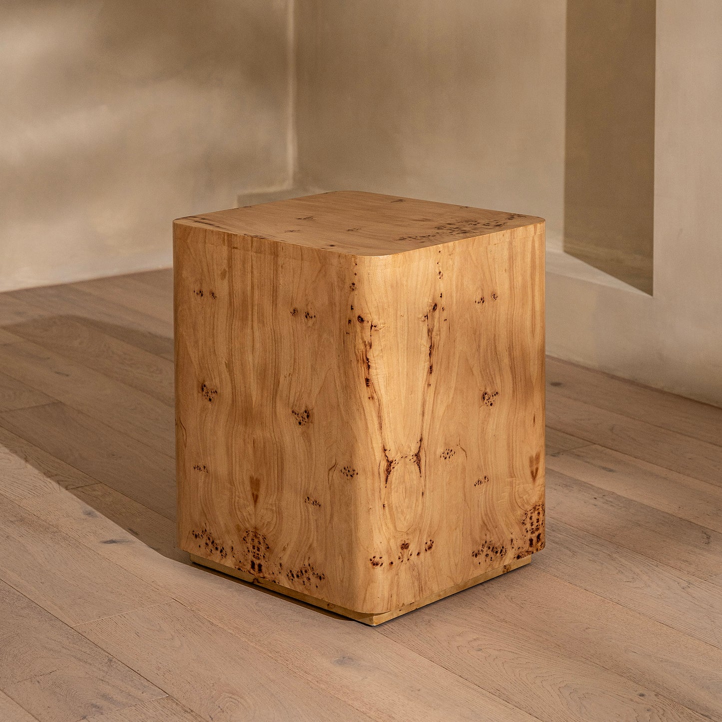 Thornhill Bedside Table | 550 Wide Burl, 1 Drawer