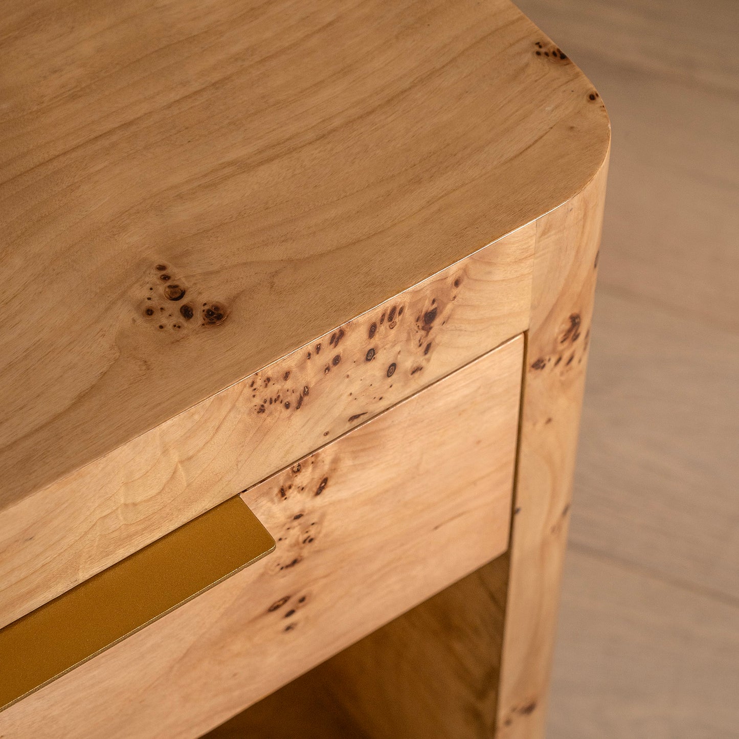 Thornhill Bedside Table | 550 Wide Burl, 1 Drawer