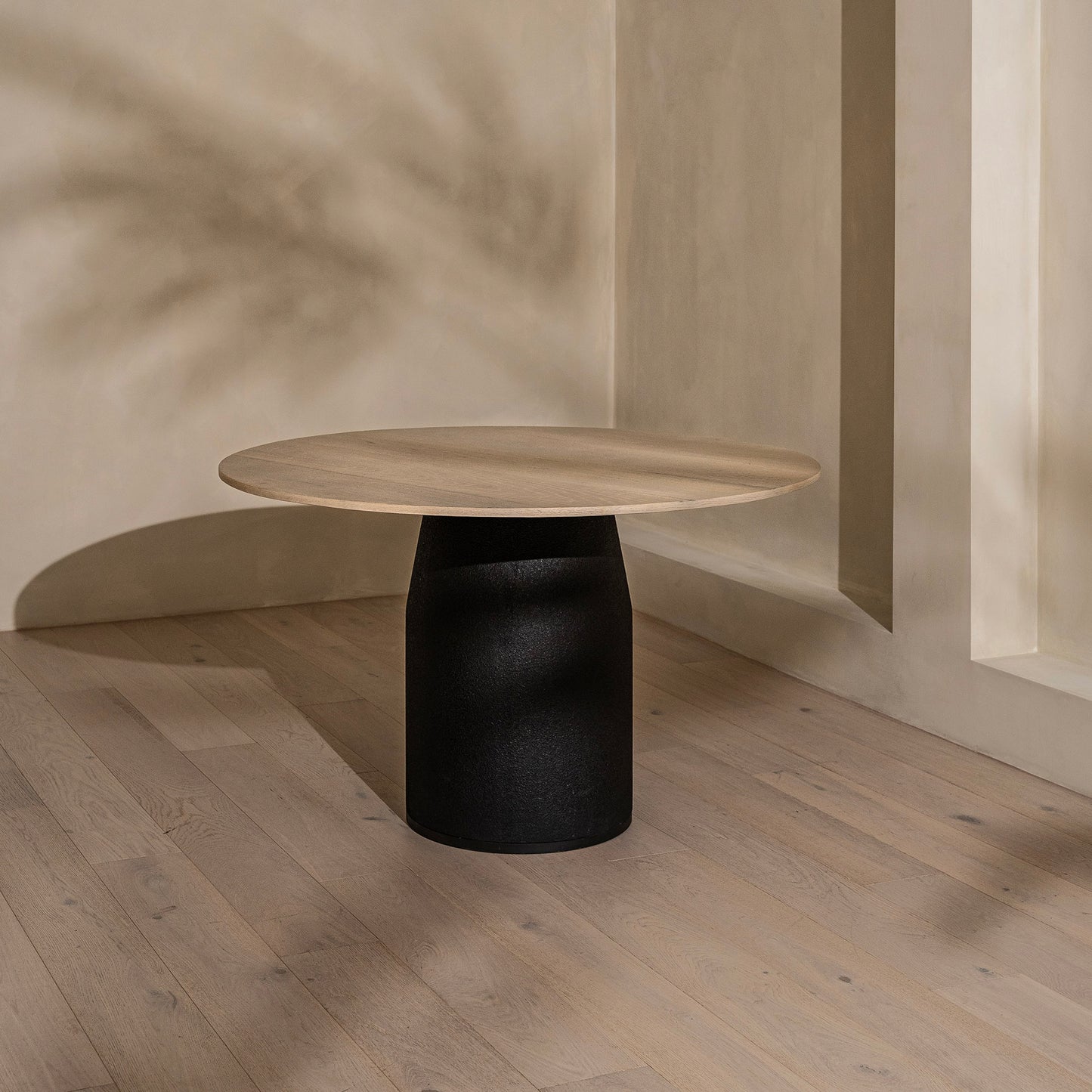 Calabasas Dining Table | 127 Diameter, Whitewash & Black