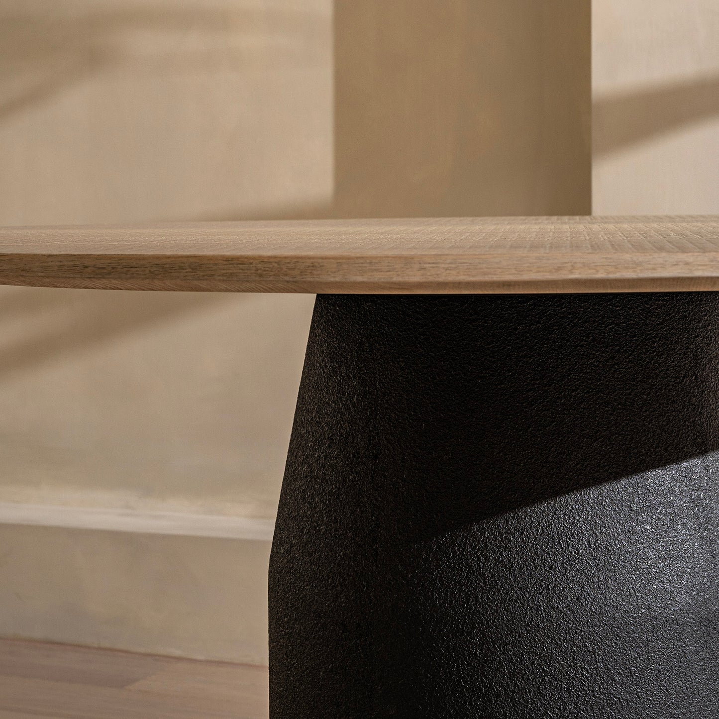 Calabasas Dining Table | 127 Diameter, Whitewash & Black