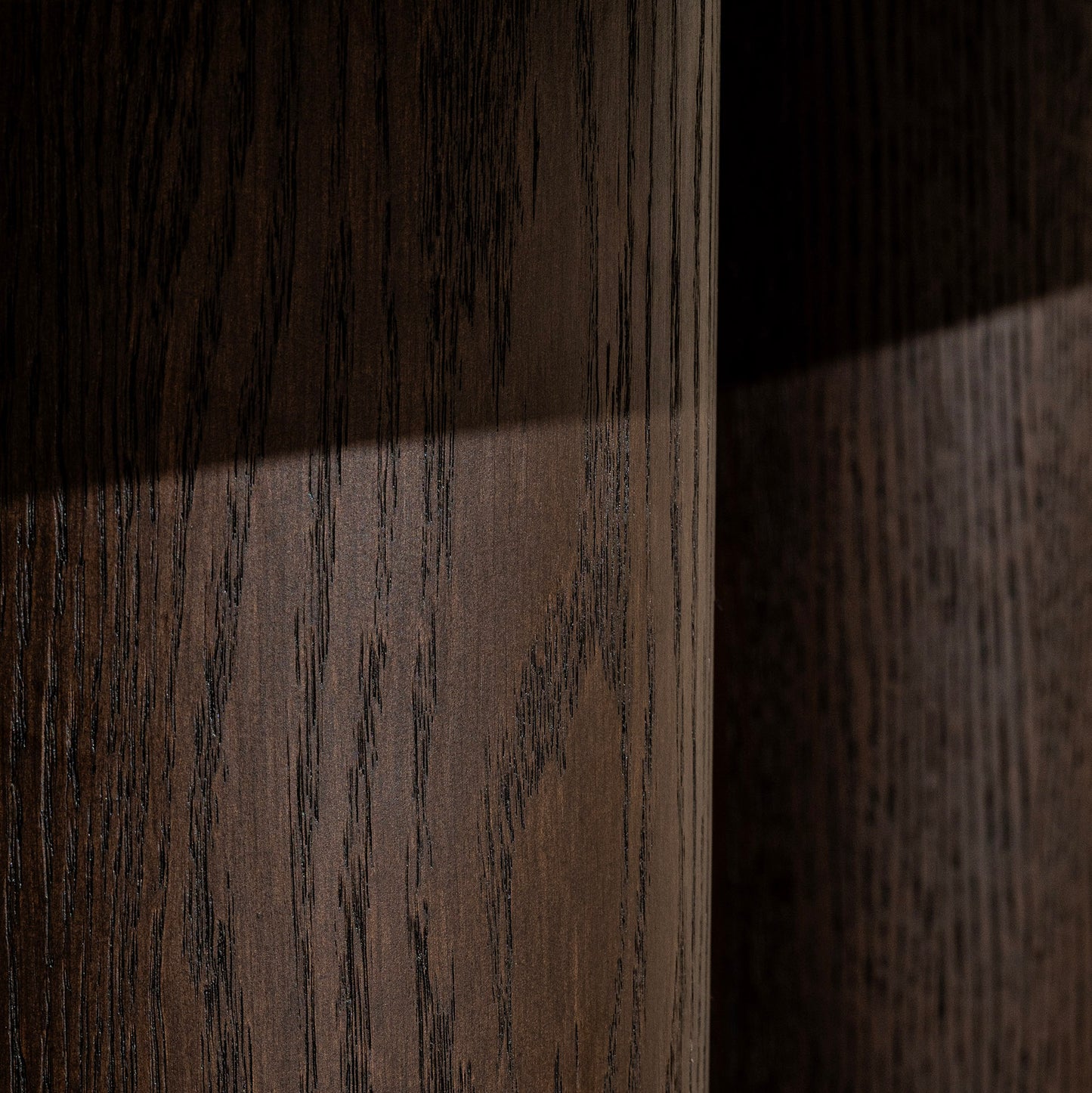 Hurley Round Dining Table | 152 Diameter | Walnut