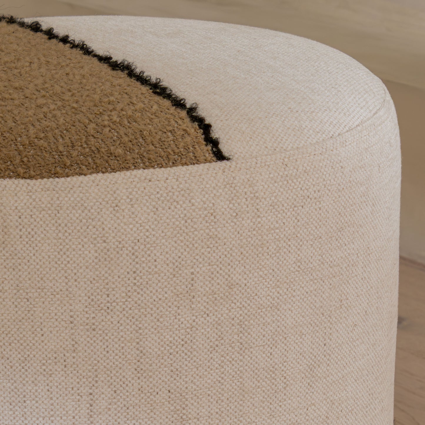 Abingdon Tailored Burl Ottoman | Élitis Ambienti Levante