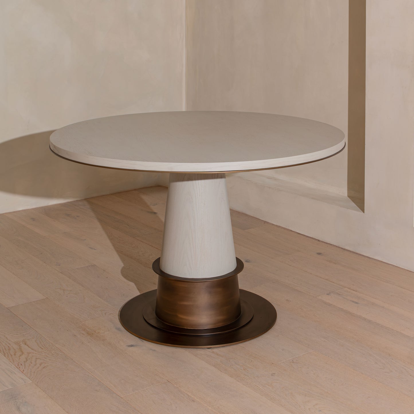 Ryecroft Round Dining Table | 120cm, Bronze & White Wash